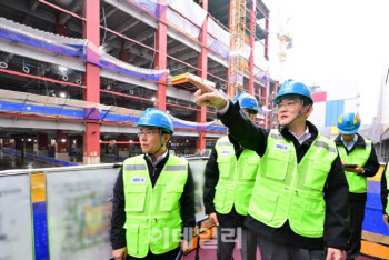 JY, '아버지의 日친구들'과 미래산업 협력 지속…"천리길 함께 가자"