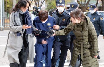 '영풍제지 주가조작' 공범 4명 구속…"도주 및 증거 인멸 우려"