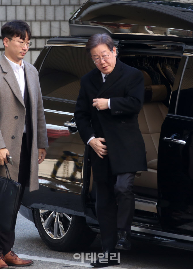  서울중앙지법 향하는 이재명 대표                                                                                                                                                                  