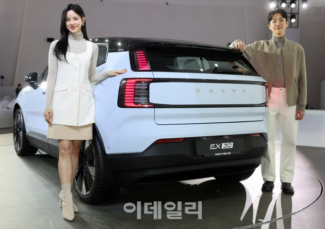 볼보 'EX30'의 뒤태                                                                                                                                                                      