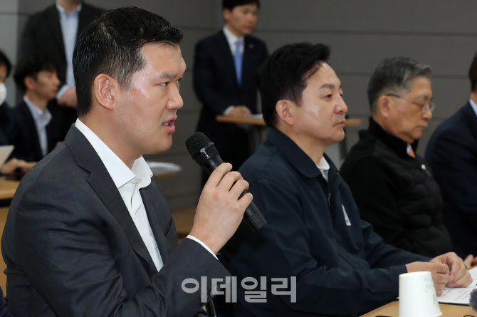 허윤홍 GS건설 대표, "위상 떨어졌지만 이겨낼 수 있다"                                                                                                                                    