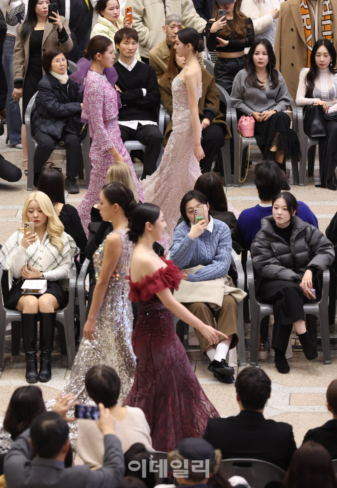 김포공항 국제선 패션쇼                                                                                                                                                                            