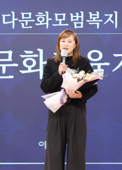 [포토]소감 밝히는 박에스더 장학사                                                                                                                                                                       