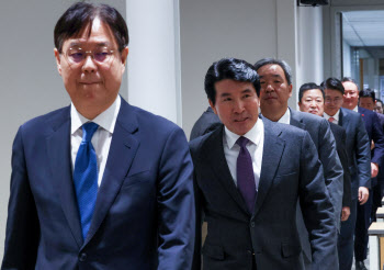 尹, 신설 정책실장에 이관섭 임명…정무수석 한오섭·경제수석 박춘섭