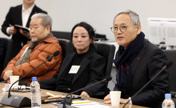 국악계 만난 유인촌 장관 "내년 국악 정책 큰 변화 있을 것"