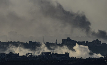 이-하마스, 휴전 종료→가자지구 공습…"최소 193명 사망"