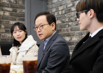 인사처장, 노량진서 공시생 만나 "청년들 공감하는 공직 문화 만들 것"