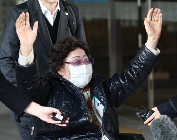 외교부, '위안부 피해자 승소'에 "명예·존엄 회복에 노력"