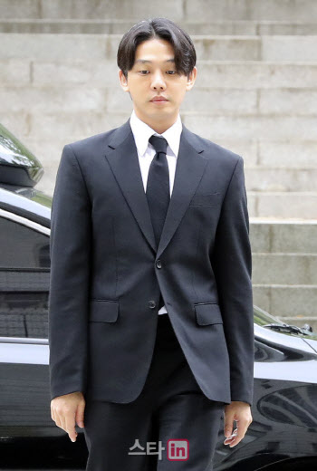 '마약 상습 투약' 유아인, 12일 첫 재판…출석 여부 관심