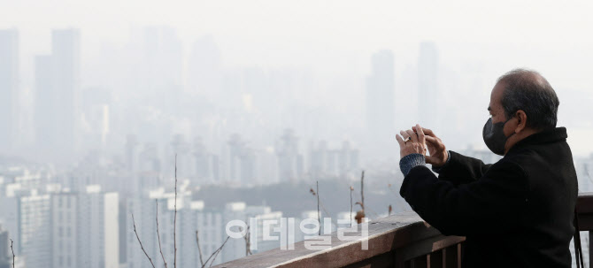 미세먼지 '나쁨', 마스크는 필수                                                                                                                                                          