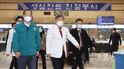 [포토]경찰병원 방문한 한덕수 총리 '비상 의료체계 점검'                                                                                                                                        