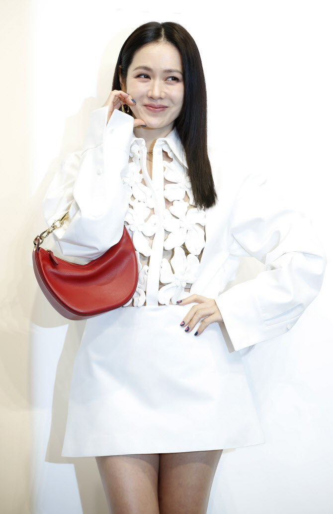 손예진, 봄날의 러블리                                                                                                                                                                                   