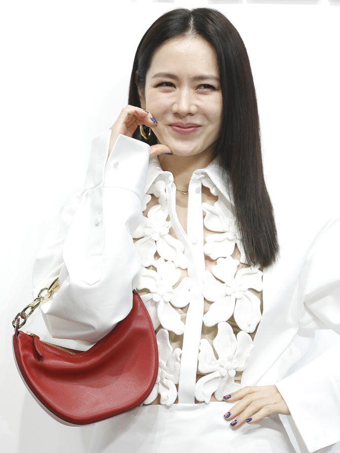 '현빈♡' 손예진, 아이 엄마 맞아? 리즈 미모 그래로                                                                                                                                             