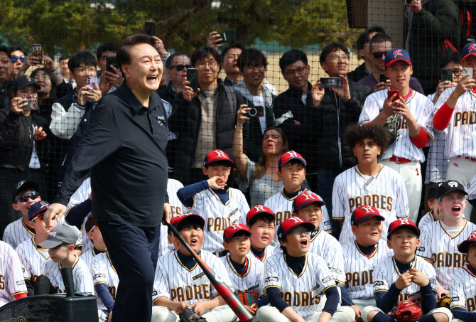  윤석열 대통령의 타격 실력은?                                                                                                                                                                     