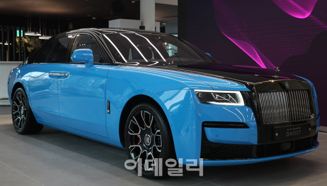 블랙 배지 고스트 청담 에디션                                                                                                                                                                      