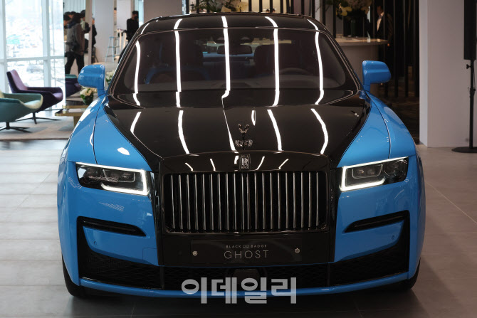 롤스로이스, 고스트 청담 에디션 공개                                                                                                                                                               