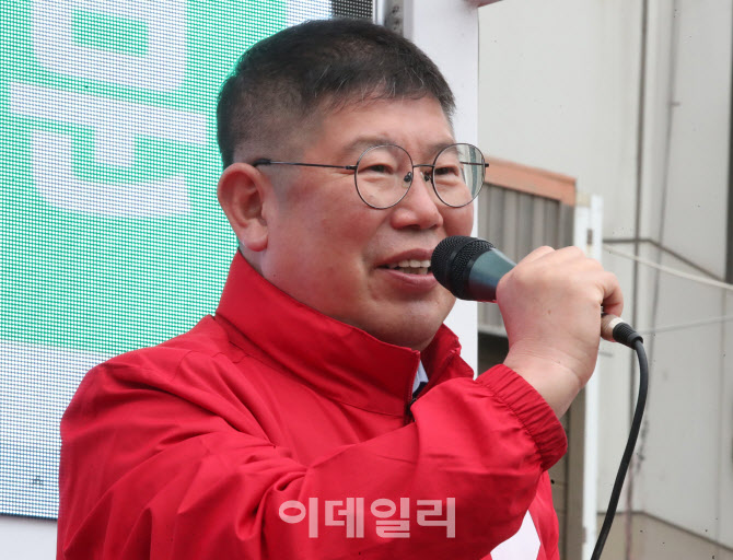 지지 호소하는 김경진 국민의힘 동대문구 을 후보                                                                                                                                                    