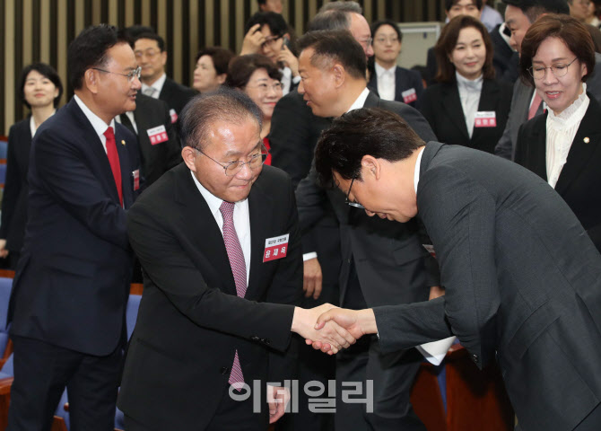 당선자총회 참석하는 윤재옥 원내대표                                                                                                                                                               