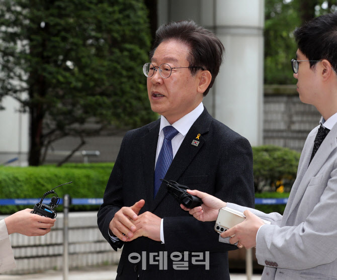  공판 전 발언하는 이재명 더불어민주당 대표                                                                                                                                                        