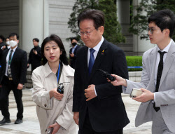 [포토] 서울지법 향하는 이재명 더불어민주당 대표                                                                                                                                                         