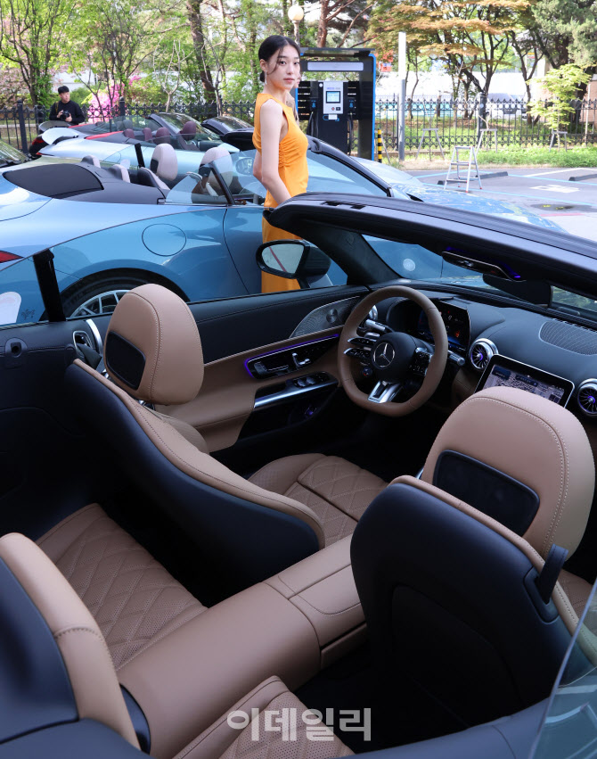 벤츠코리아 'AMG SL 63 4MATIC+ 마누팍투어' 4개 컬러 에디션 120대 선보여                                                                                                                  