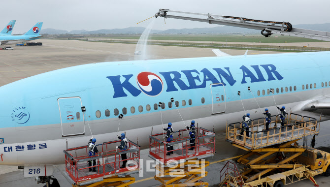 봄맞이 대청소 '황사 먼지' 닦으며                                                                                                                                                        