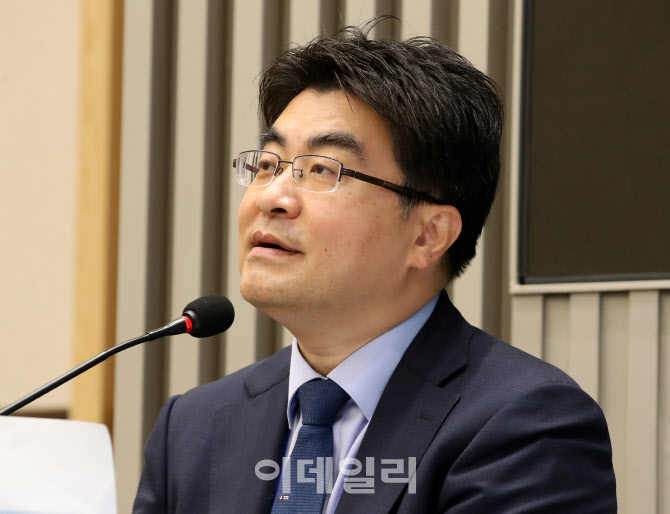 인사말하는 방재승 서울대 의과대학 교수협의회 비상대책위원장                                                                                                                                       