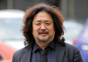이동재 前 기자 명예훼손한 혐의로 방송인 김어준 재판행