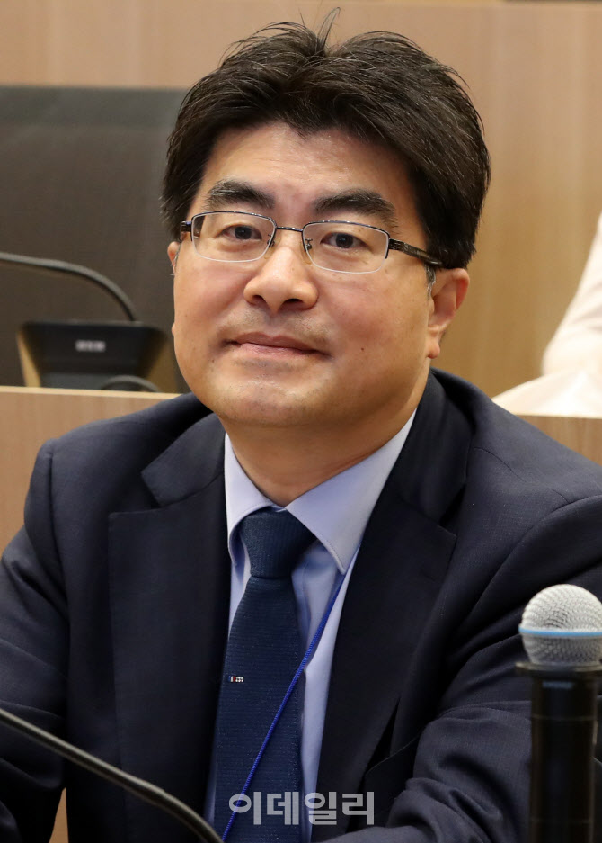 긴급심포지엄 참석한 방재승 비대위원장                                                                                                                                                             