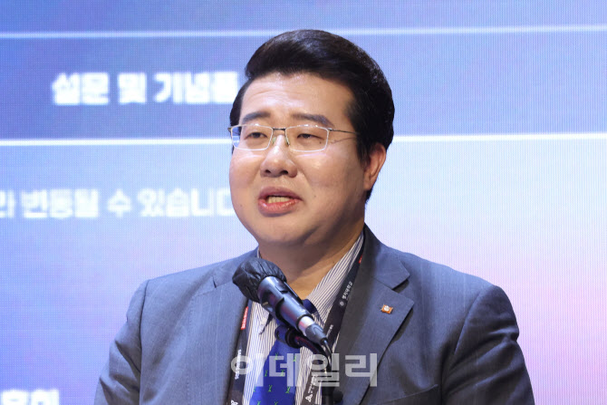 국방 AI정책방향 소개하는 이영빈 기조실장                                                                                                                                                          