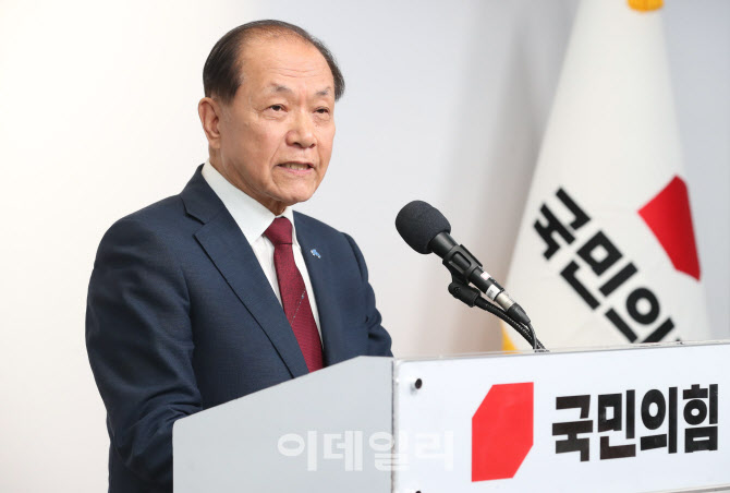 황우여, '재창당 수준 넘어선 혁신 추진'                                                                                                                                                  