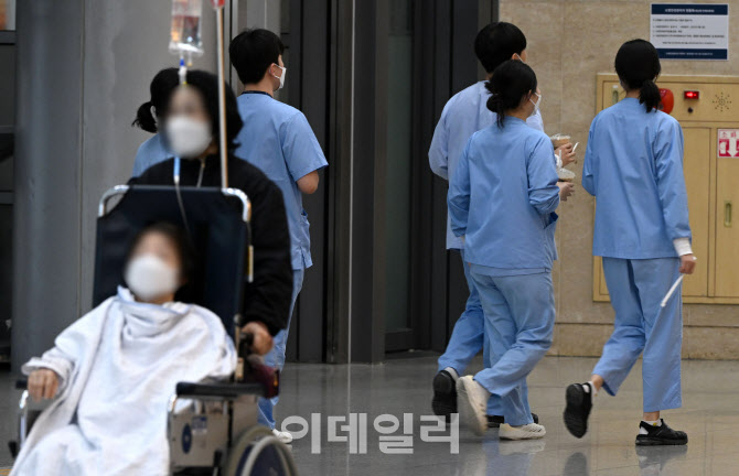 의-정갈등 3개월 대형병원 '휘청'…정부 지원 검토(종합)