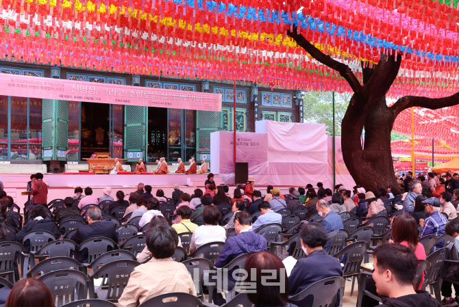 조계사 수놓은 오색연등                                                                                                                                                                            