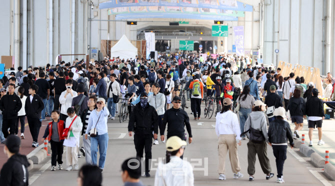 산책로로 변한 잠수교                                                                                                                                                                              