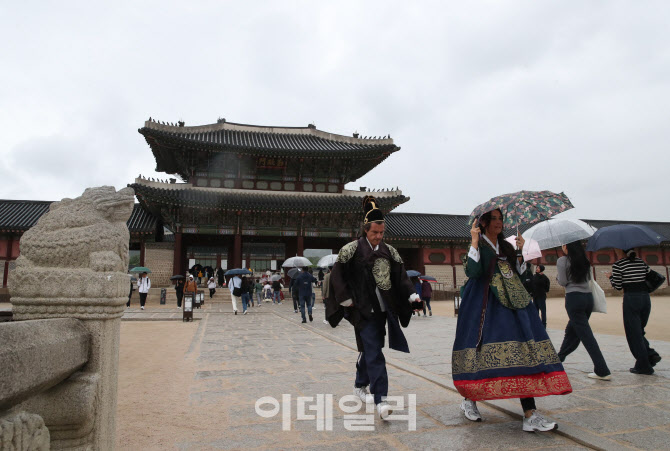 국가유산청 출범 기념, '경복궁 무료 개방'                                                                                                                                                