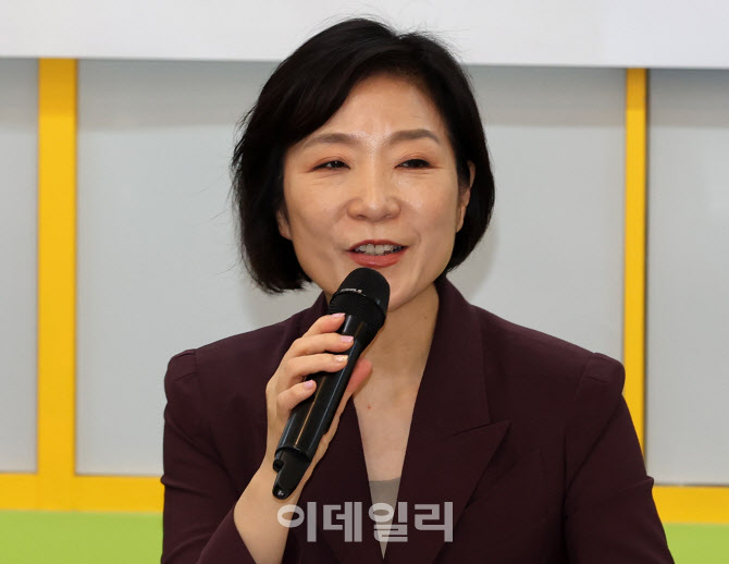 소상공인 만나 발언하는 오영주 중기부 장관                                                                                                                                                         