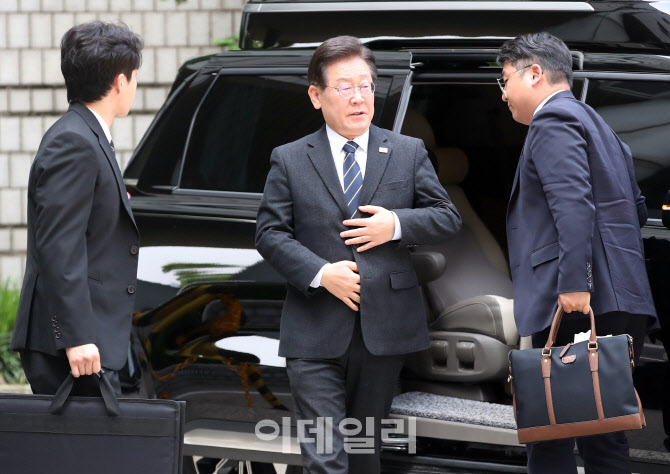 서울중앙지법 도착한 이재명 대표                                                                                                                                                                   