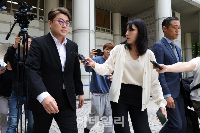 트로트 가수 김호중, '법정 출석'                                                                                                                                                         