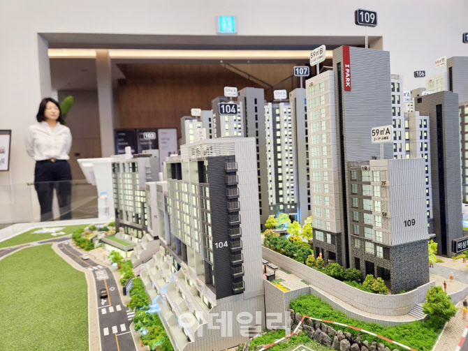 0.5성급 무인도 운영의 하루…붐, 