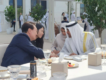 尹, 국빈 방한 UAE 대통령과 친교 일정·만찬 소화