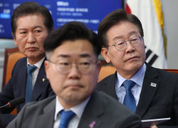 [포토]민주당, '윤석열 대통령-이종섭 장관 통화 뉴스보도 시청'                                                                                                                                  