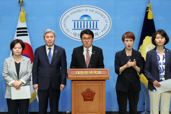 조국혁신당, '노동권리 보장법' 민생 1호 법안으로 발의