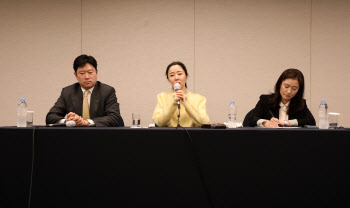 민희진 측, 측근 2명 해임에 “대표직 해임 가능성 남아 불안”