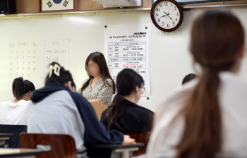 평가원 “6월 모평, 킬러문항 배제…EBS 연계 체감도 높여”