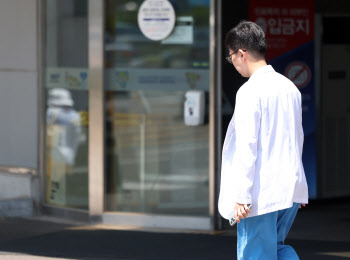 전공의 복귀 길 열렸지만…의료계, 의협 중심 총파업 '고심'