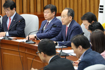 與 “민주당, 상속세 태도 변화 환영…대대적 개편해야”