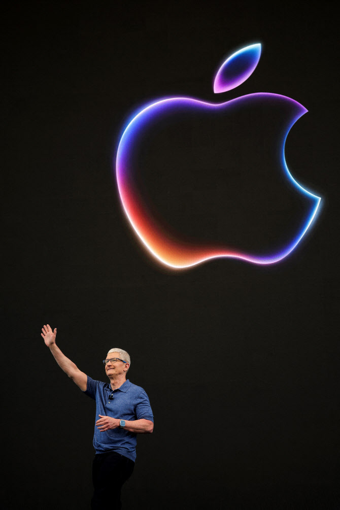 [뉴스새벽배송]애플, 사상 최고가…올해 세계경제 2.6% 성장 전망