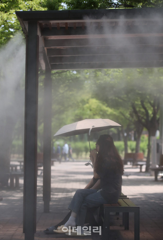 '쿨링포그 아래는 시원'                                                                                                                                                                  