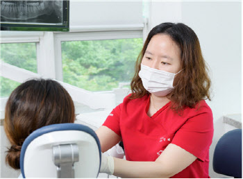 입 벌릴 때마다 통증과 딱딱·소리나면 '턱관절장애' 의심