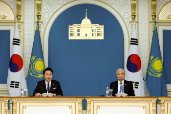 한-카자흐 “北, 비핵화해야…공급망·교역 협력 강화”